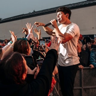 Wincent Weiss: Hose reißt bei Konzert in Zwickau