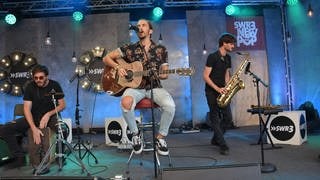 Dennis Lloyd beim Star-Talk beim New Pop Festival 2019