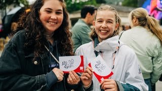 Besucherinnen und Besucher beim SWR3 New Pop Festival 2024.