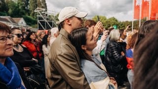  Besucherinnen und Besucher beim SWR3 New Pop Festival 2024.