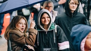 Besucherinnen und Besucher auf dem SWR3 New Pop Festival 2024