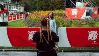 Besucherinnen und Besucher auf dem SWR3 New Pop Festival 2024