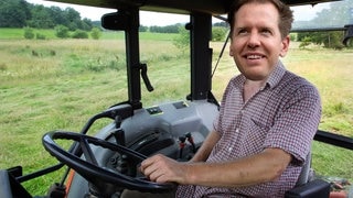 Landwirt Vettel pflügt sich durchs Feld