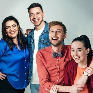 Die SWR3 Moderatoren Sebastian Müller, Rebekka de Buhr, Constantin Zöller, Anneta Politi, Kemal Goga und Sabrina Kemmer