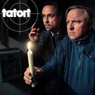 Hauptkommissar Thiel (Axel Prahl, r.) und Dr. Karl-Friedrich Boerne (Jan Josef Liefers, l). | Tatort-Kritik aus Münster: „Man stirbt nur zweimal“