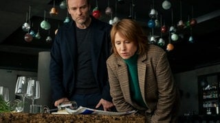 Kommissare Susanne Bonard und Robert Karow am Tatort in Berlin